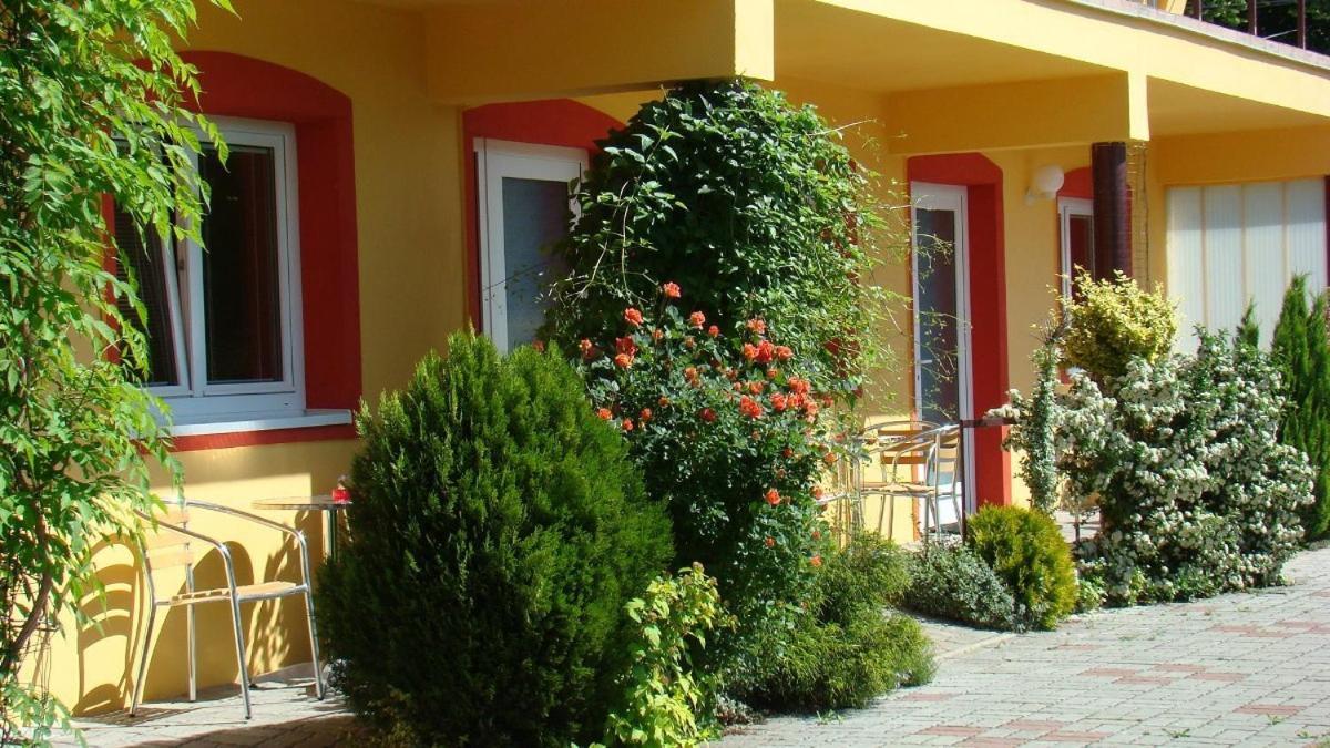Penzion Areal Zamma Rožňava Exteriör bild